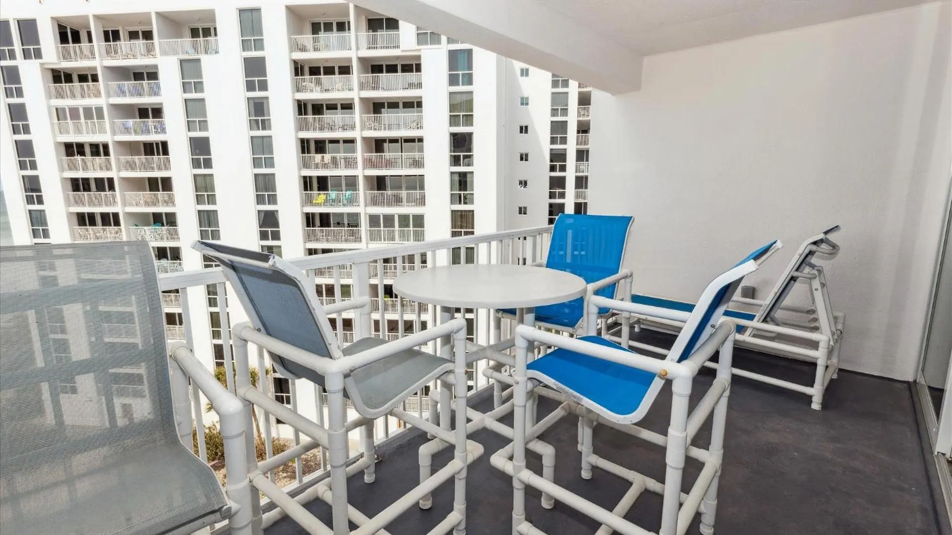 Apartment Shoreline Towers 1084- By Holiday Isle Properties Destin