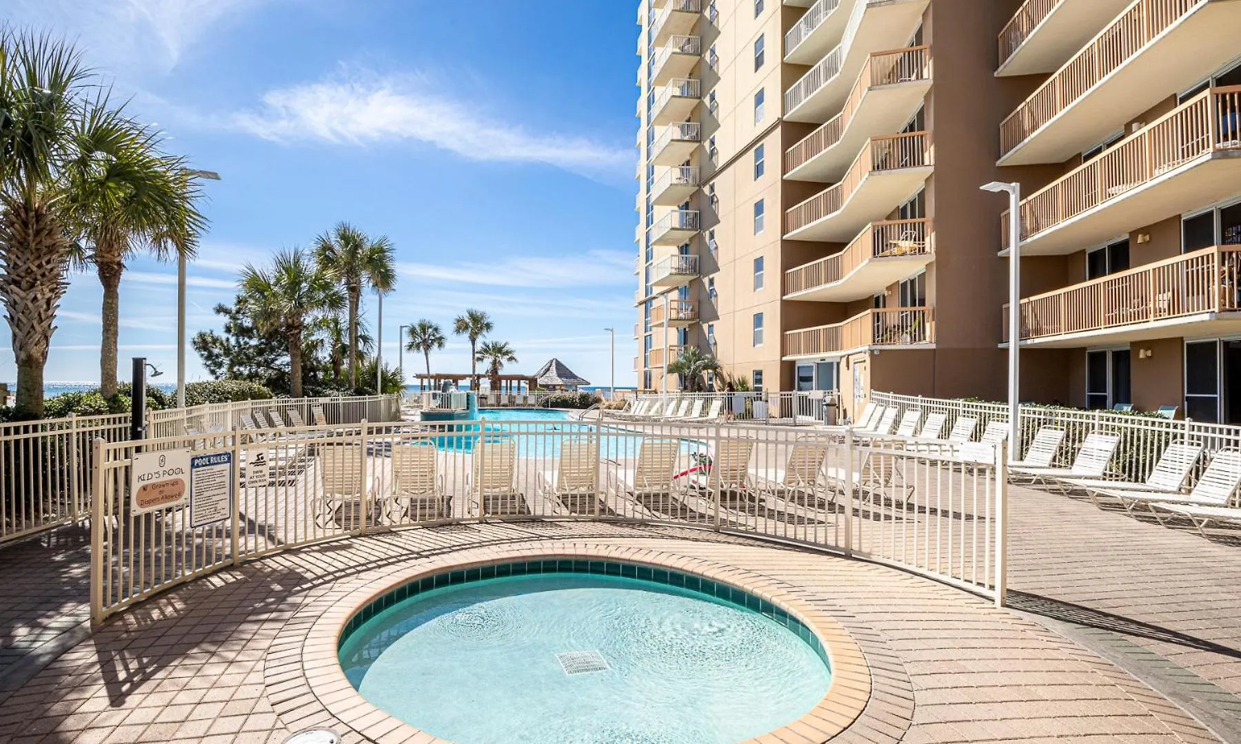 Shoreline Towers 1084- By Holiday Isle Properties Destin Apartment