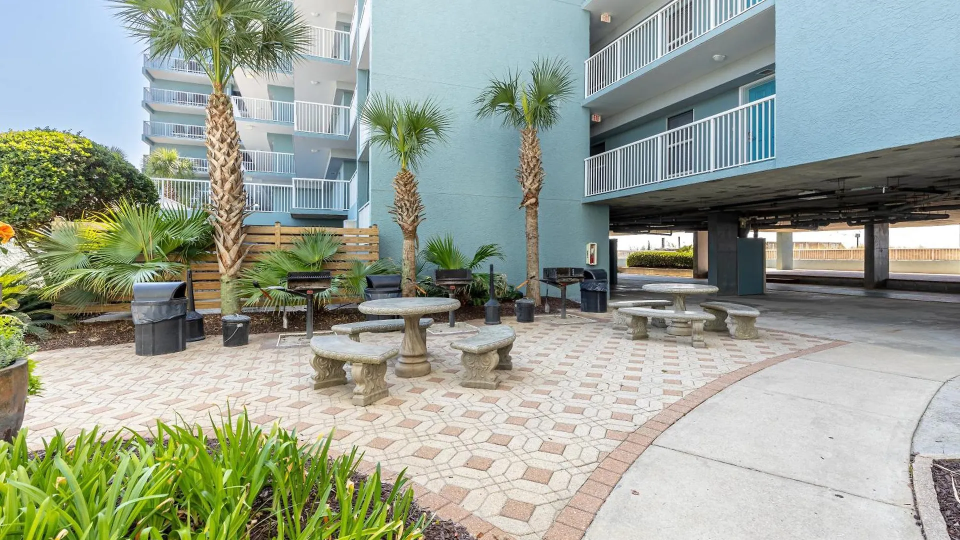 Shoreline Towers 1084- By Holiday Isle Properties Destin Apartment