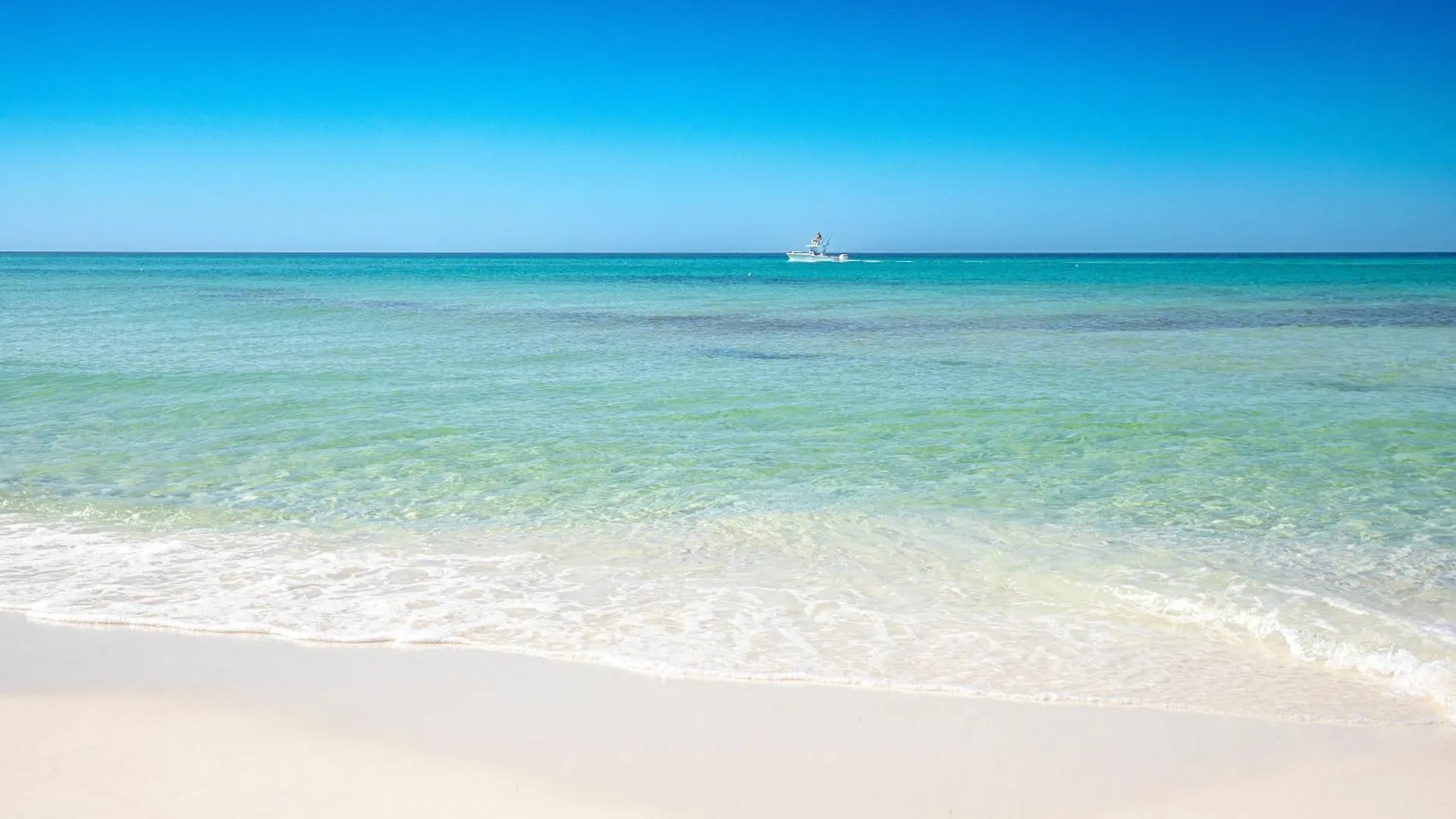Shoreline Towers 1084- By Holiday Isle Properties Destin Apartment