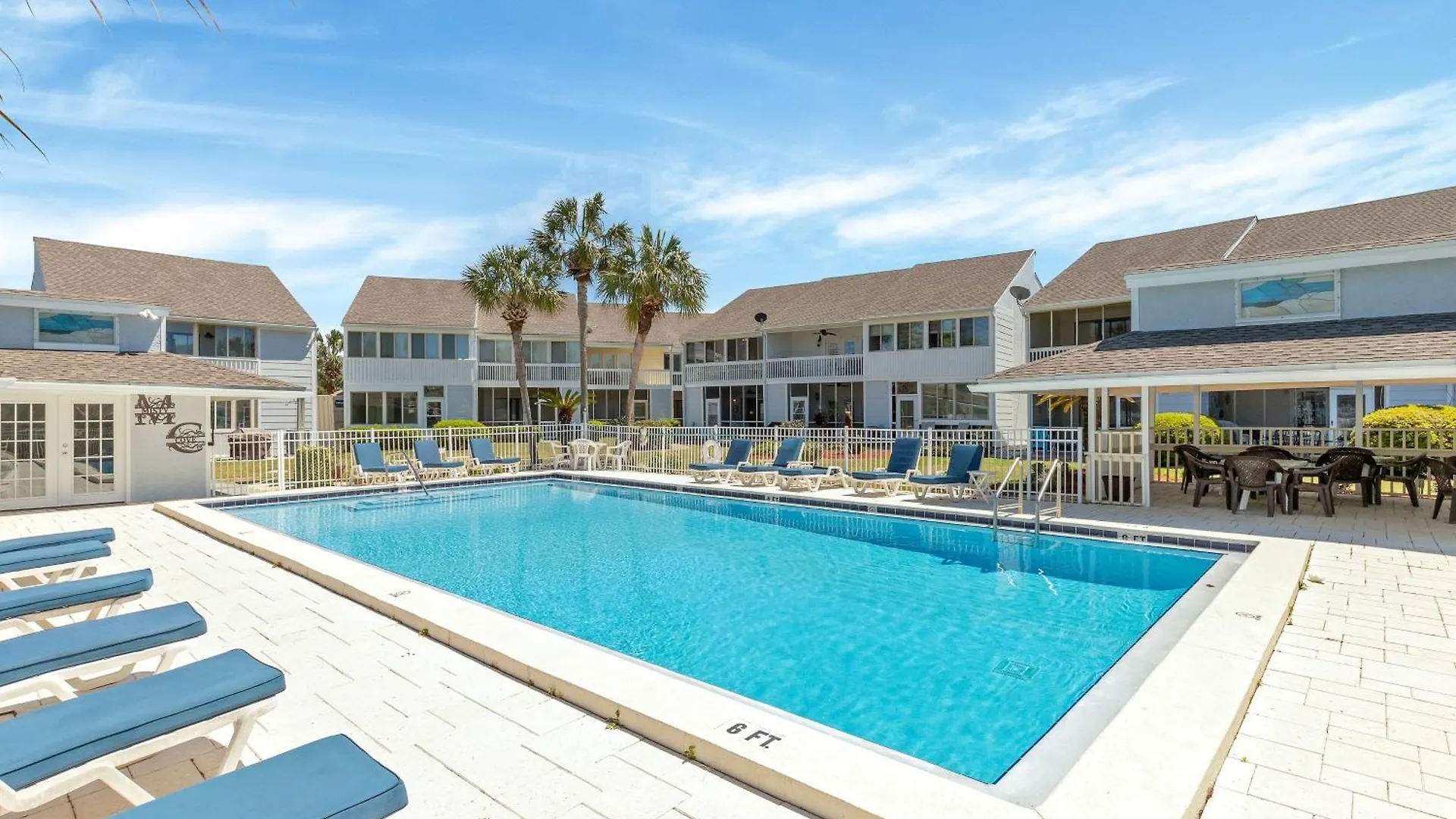 Shoreline Towers 1084- By Holiday Isle Properties Destin