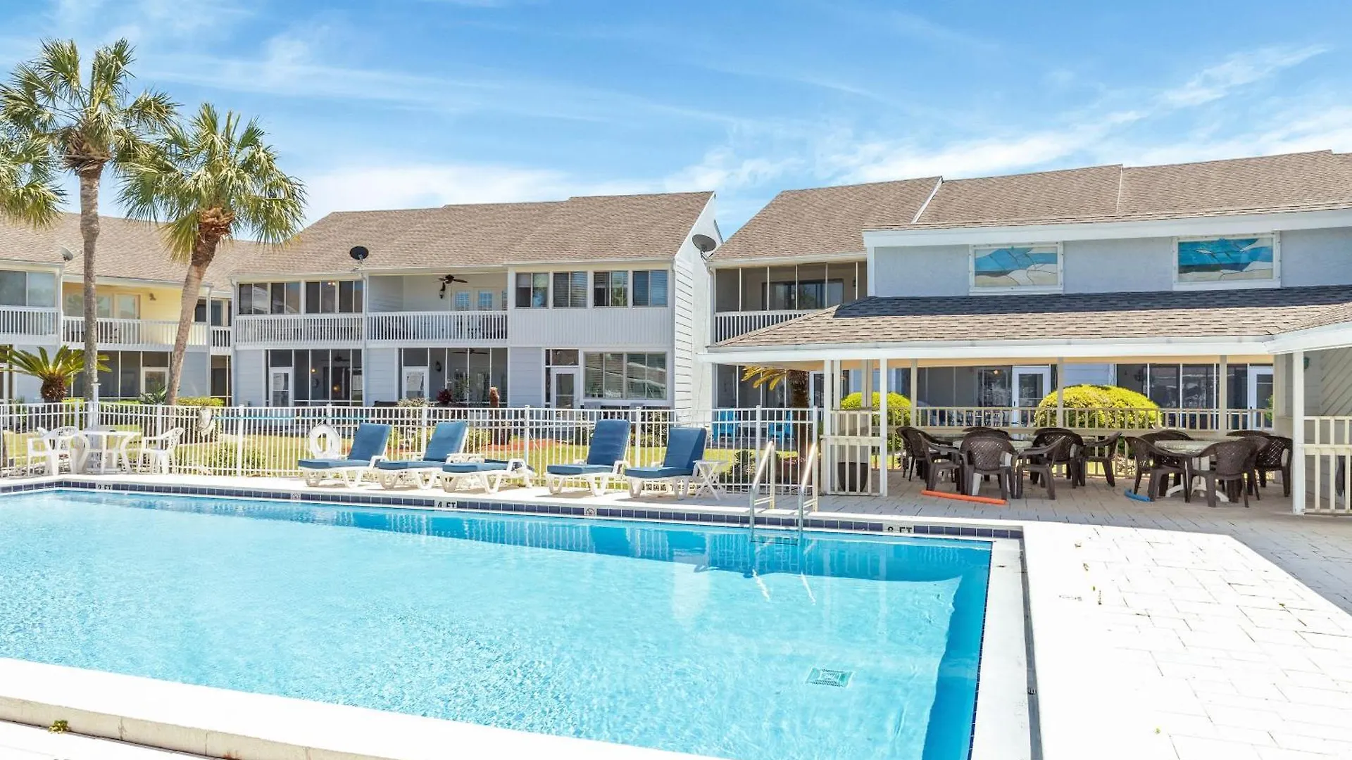 Apartment Shoreline Towers 1084- By Holiday Isle Properties Destin