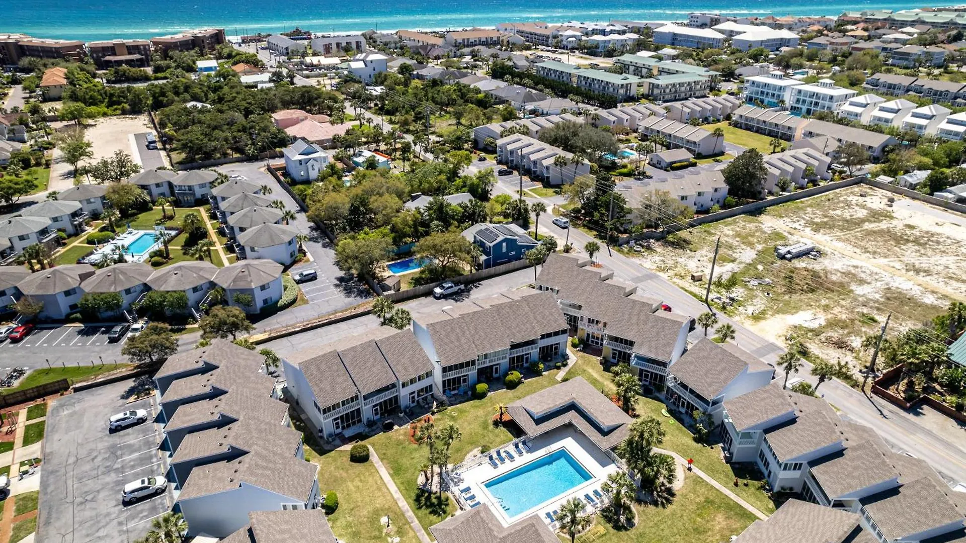 Shoreline Towers 1084- By Holiday Isle Properties Destin Apartment