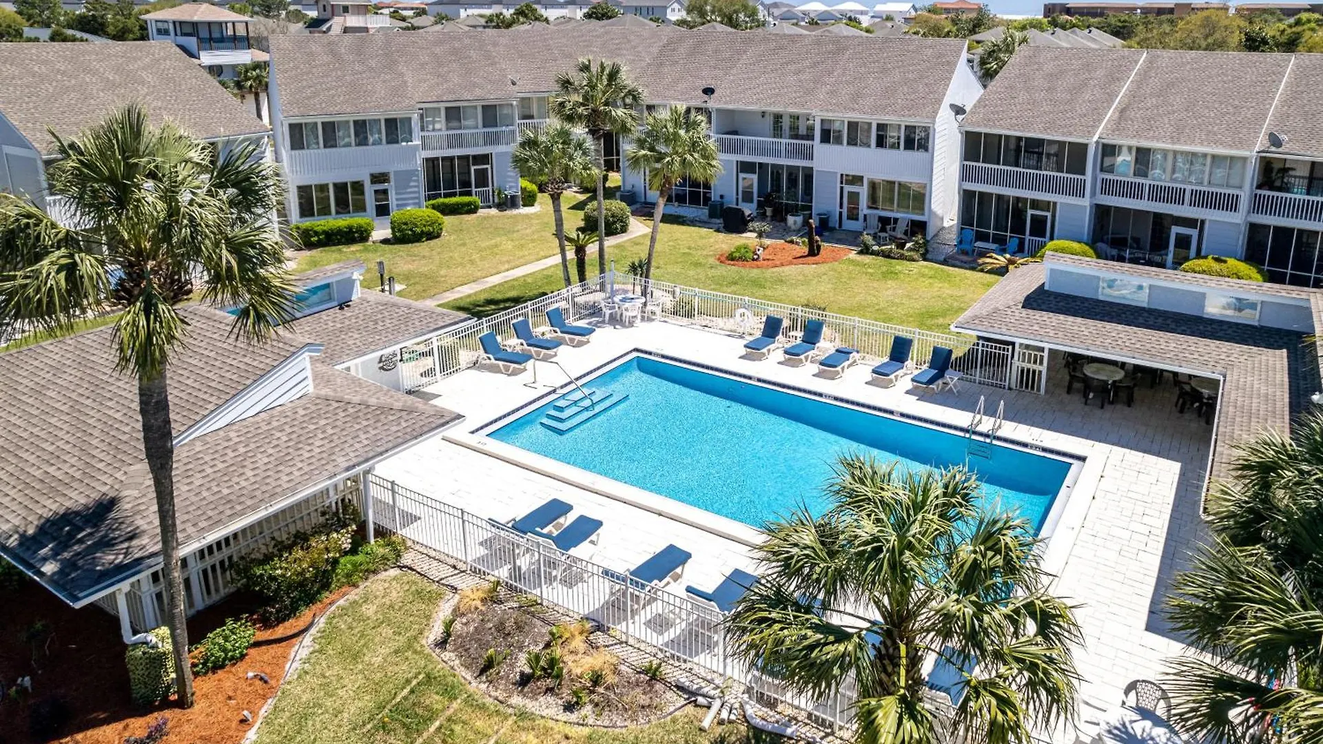 Apartment Shoreline Towers 1084- By Holiday Isle Properties Destin